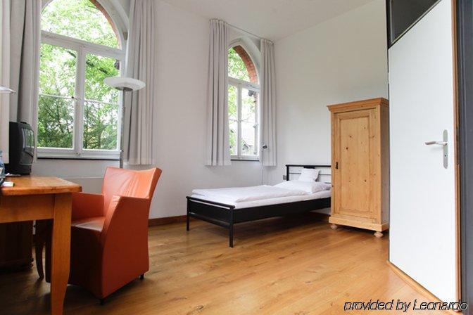 Hotel Mutterhaus Duesseldorf Szoba fotó