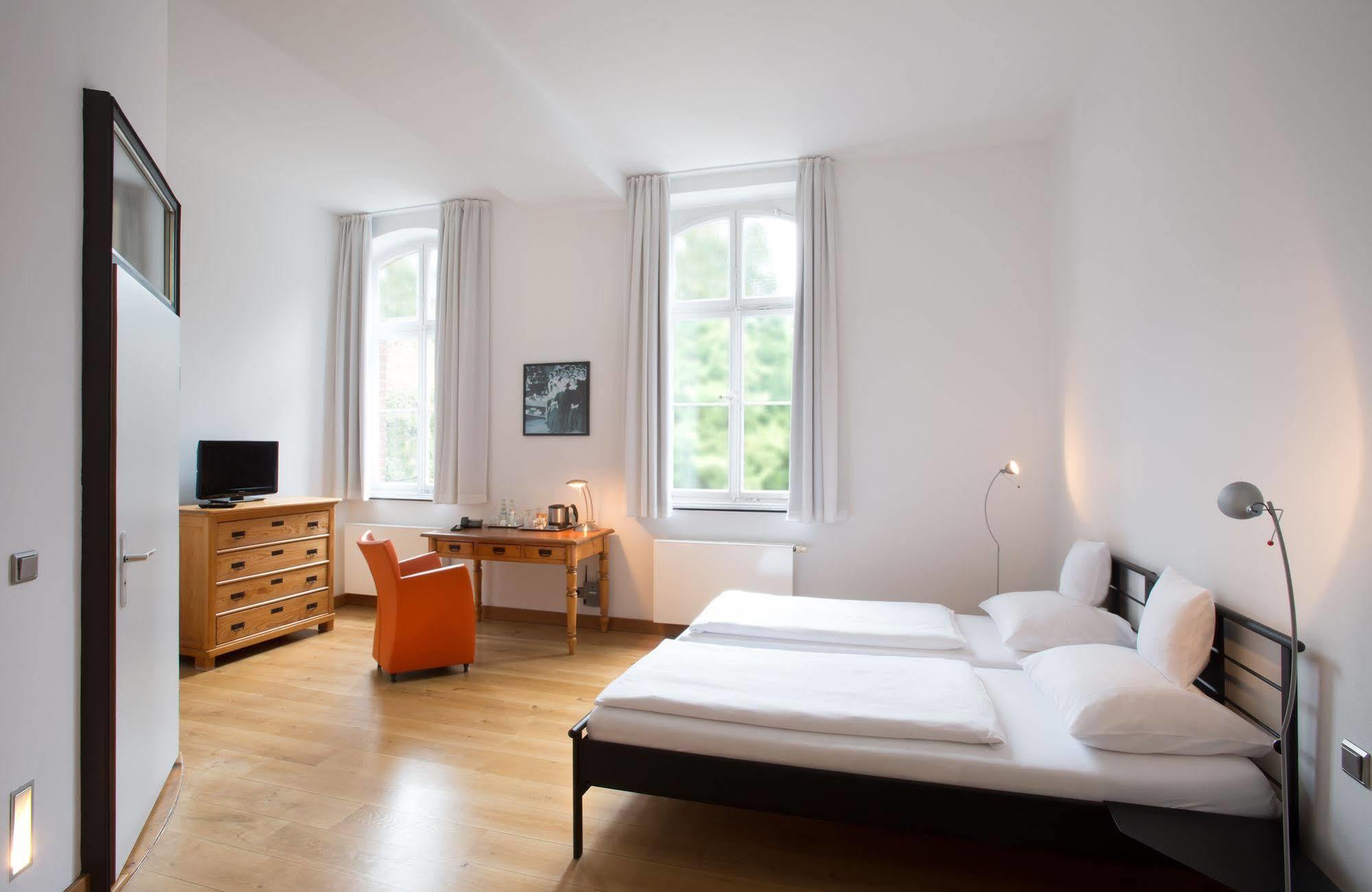 Hotel Mutterhaus Duesseldorf Kültér fotó