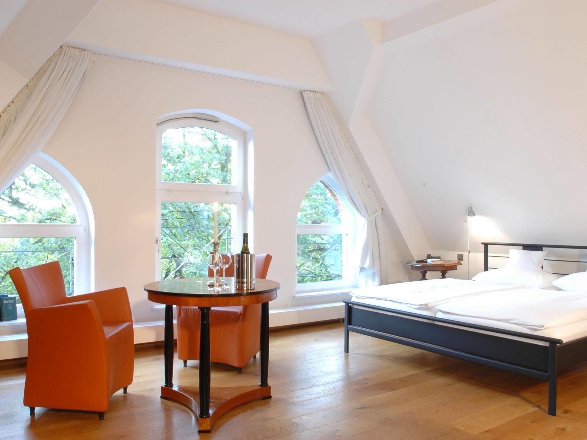 Hotel Mutterhaus Duesseldorf Kültér fotó